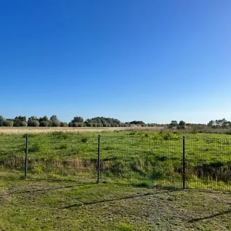 Wildrose 4 D Holiday home *
